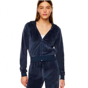 Aritzia Tna On Cloud 90’s Velour Zip Hoodie in Admiral Navy Blue sz Small